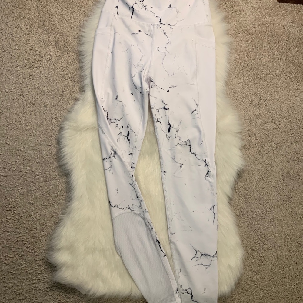Buff Bunny White Marble Leggings